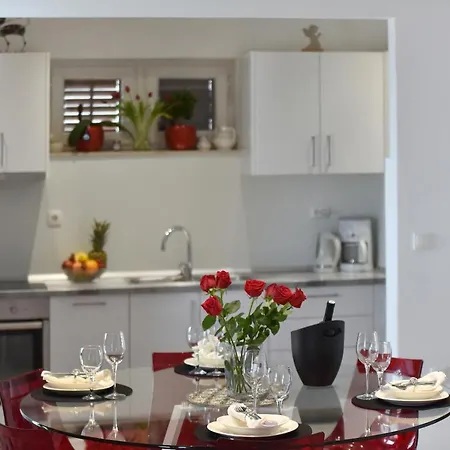 Holiday home Holiday Glavas *
